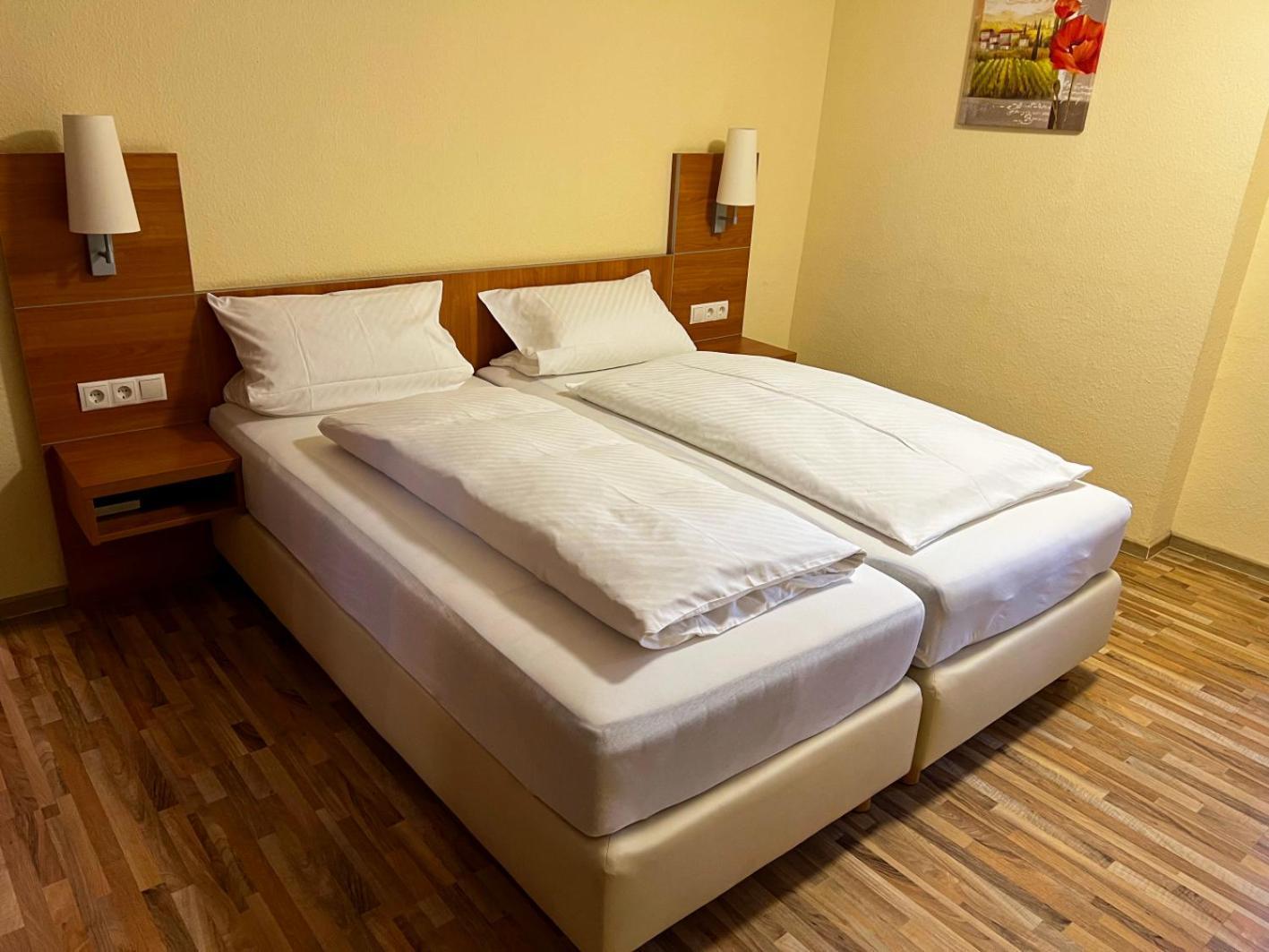 Hotel-Restaurant Zum Kirschbaum Rottendorf Dış mekan fotoğraf