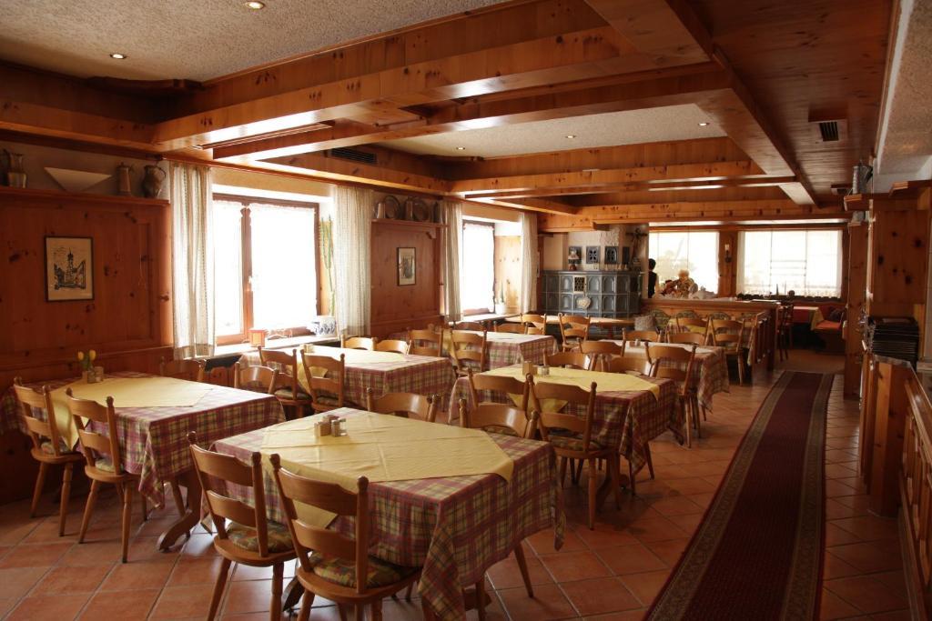 Hotel-Restaurant Zum Kirschbaum Rottendorf Dış mekan fotoğraf