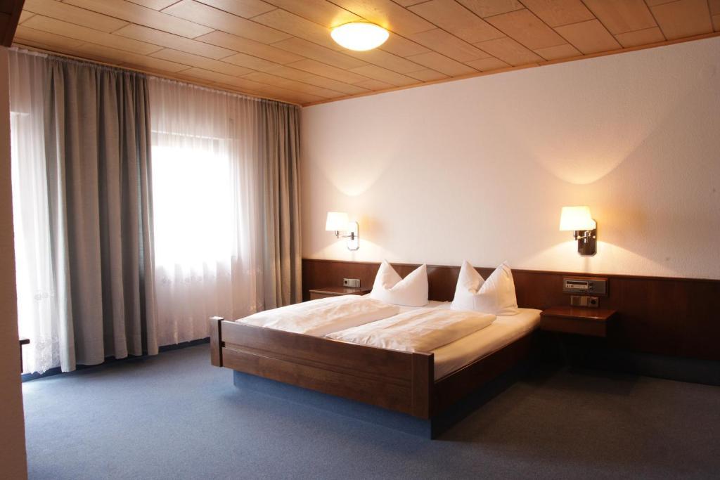 Hotel-Restaurant Zum Kirschbaum Rottendorf Dış mekan fotoğraf