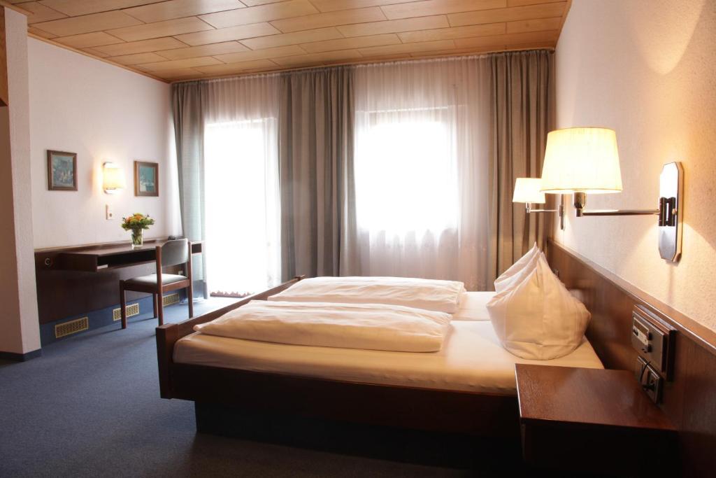 Hotel-Restaurant Zum Kirschbaum Rottendorf Dış mekan fotoğraf